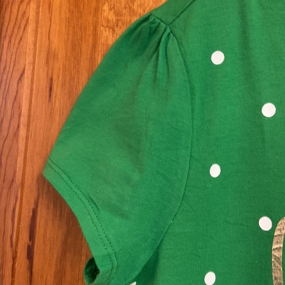 Crazy 8 St. Patrick’s Day green/gold/white dots graphic shortsleeved tee. XL - Picture 4 of 6